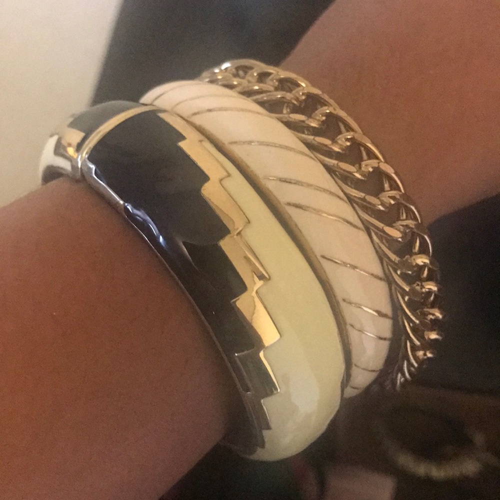 Lot of 3 brackets